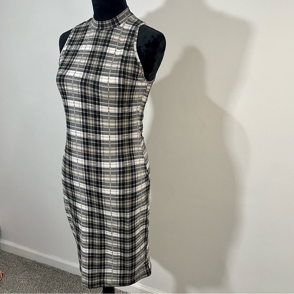 Say What? Black and White Sheath Midi Dress Sleeveless Mock Neck - Picture 2 of 7